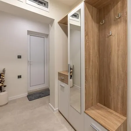 Relax And Apartman Várna