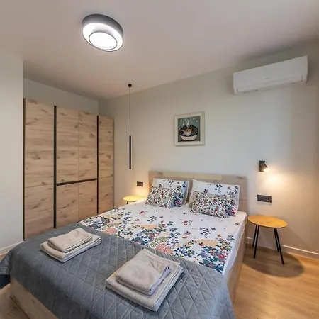 Relax And Apartman Várna