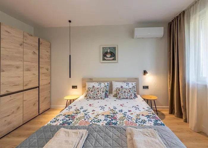 Апартамент Relax And Варна